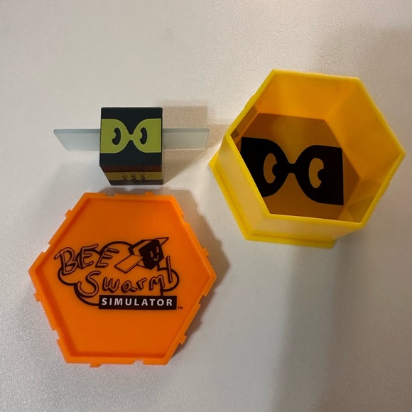 Bee Game Simulator Roblox Toy - Picture 1 of 3
